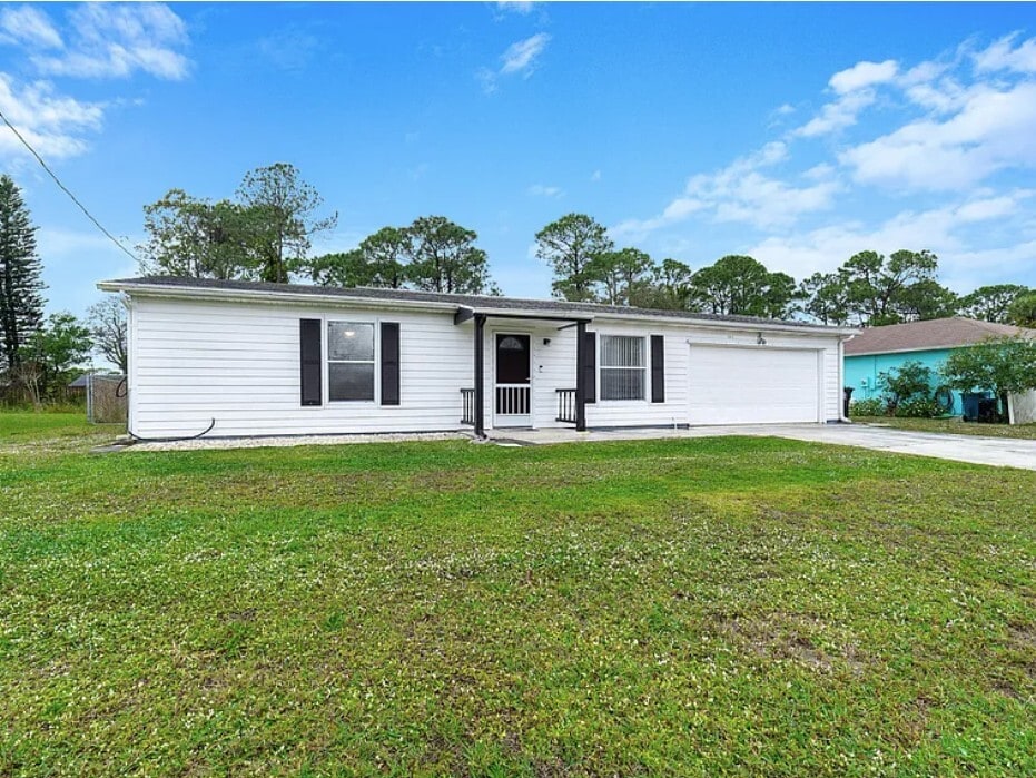 Primary Photo - 181 SE Fallon Dr