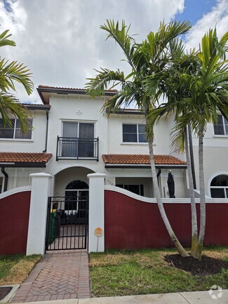 Building Photo - 3540 NW 30th Pl