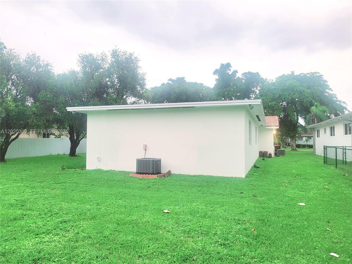 Foto del edificio - 1145 Meadow Lark Ave