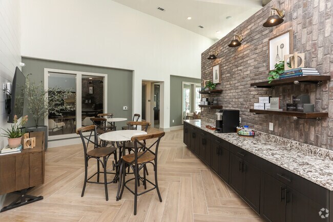 Oficina de arrendamiento - Aspire at Sherman