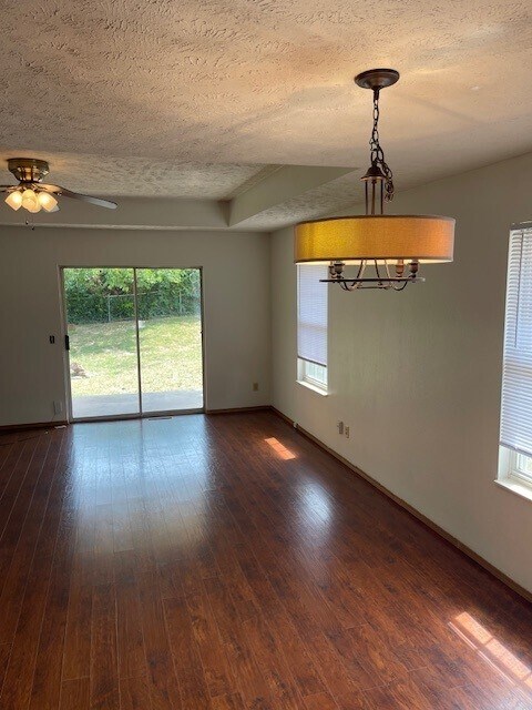 Building Photo - 3360 S Parkmont Ct