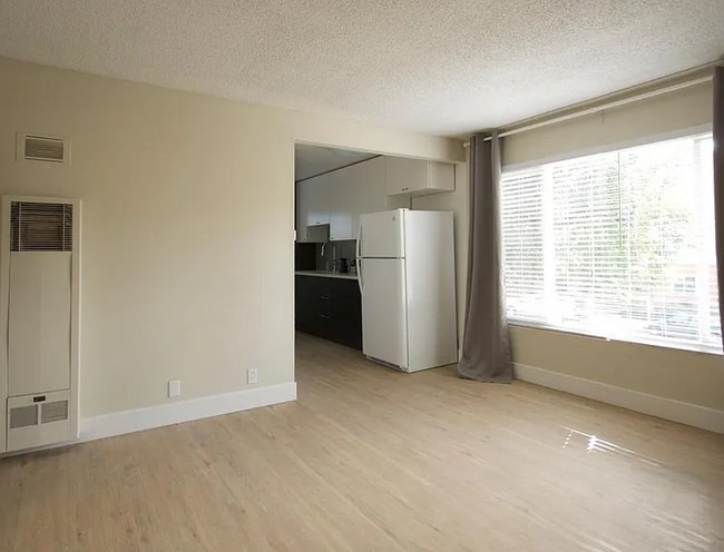 Building Photo - 650 S 8th St