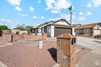 Building Photo - 10821 N 63rd Dr