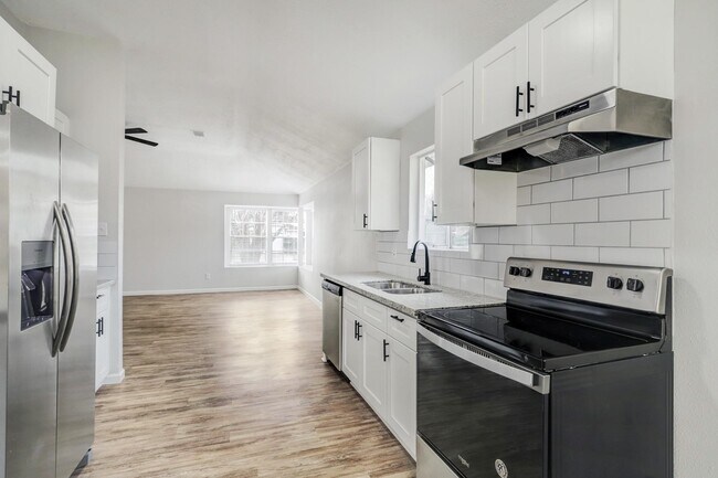 Foto del edificio - 15910 Plover Ct