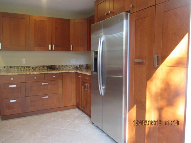 Building Photo - Beautiful 3 Bedroom Townhome in The Trails!