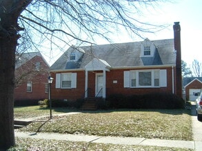 Building Photo - 2313 Buckingham Ave