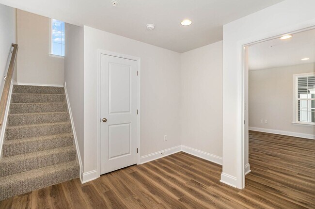 Building Photo - BRAND NEW 2 Car Garage 3 Bedroom Plus Den,...