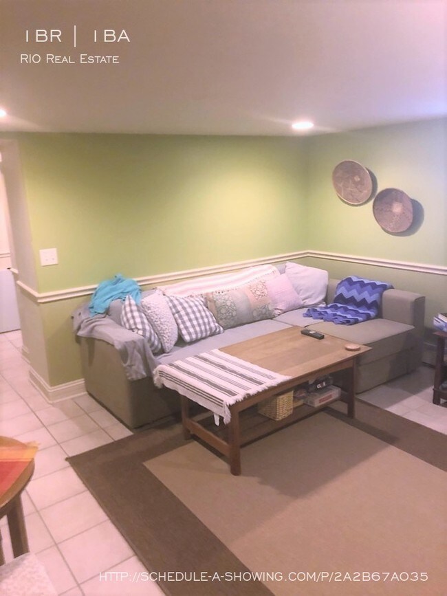 Building Photo - 1070 N Marion St