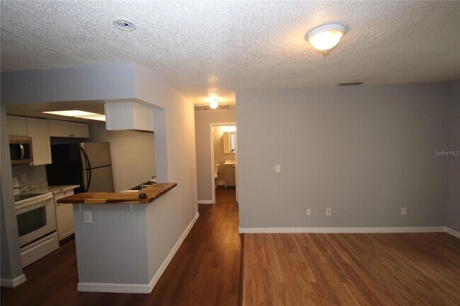 Building Photo - 1810 E 143rd Ave