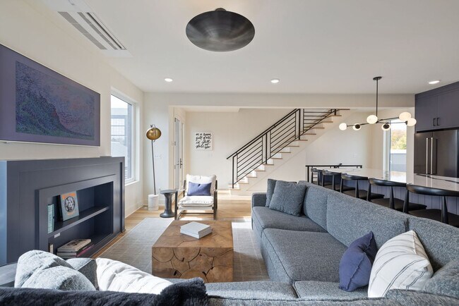 Building Photo - 1117 3rd Ave S