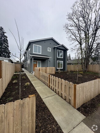 Building Photo - 8475 SE 64th Ave