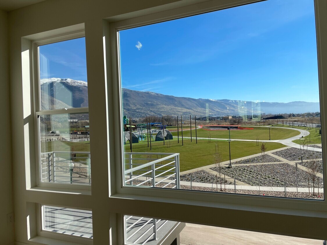 Photo - 1474 W Cook Ln (Farmington, UT)