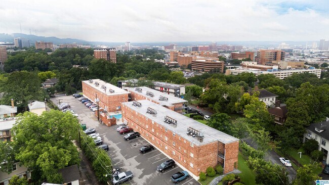 Foto del edificio - 2990 Rhodes Cir S