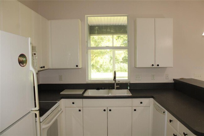Building Photo - 9122 64th Ct E