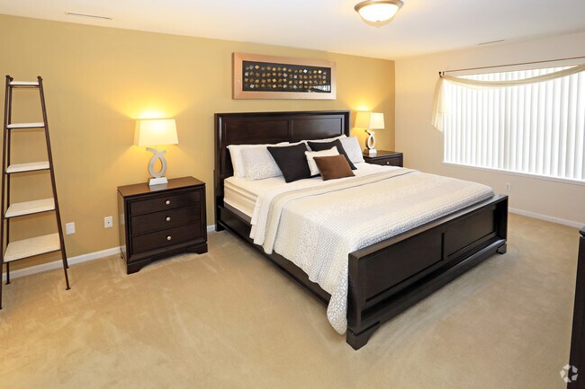 2HAB, 1BA - 1,210 ft² - Ambassador - Embassy Place