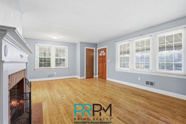 Building Photo - 8 Kathryan Ct