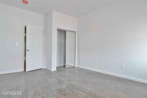 Building Photo - 137 Sackman St