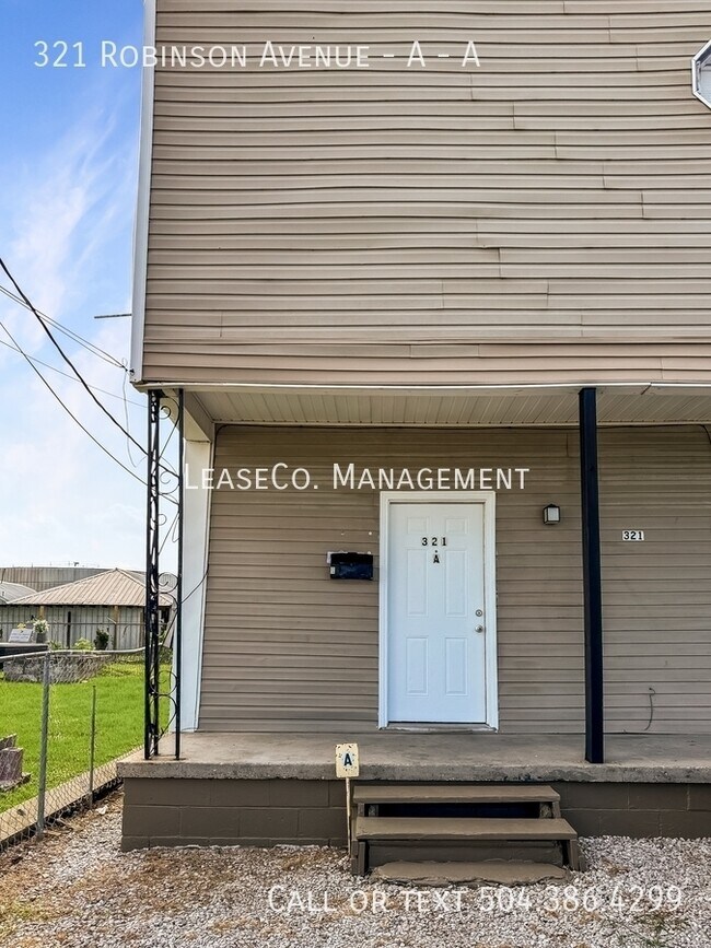 Foto del edificio - 321 Robinson Ave