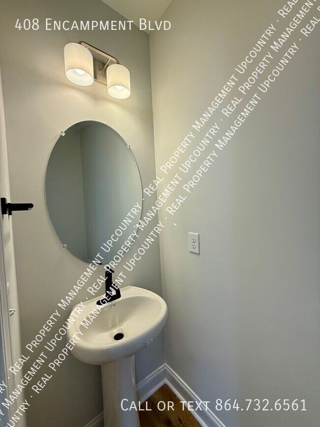 Foto del edificio - 408 Encampment Blvd