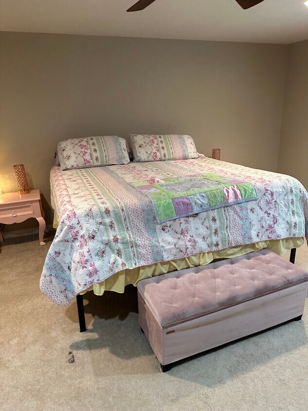 Building Photo - 22036 Hill Gail Way