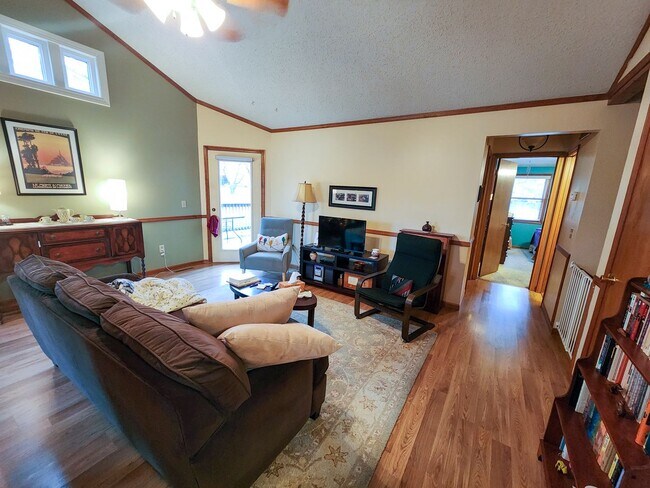 Building Photo - West Side + Fenced-in Yard + Attached 1-Ca...