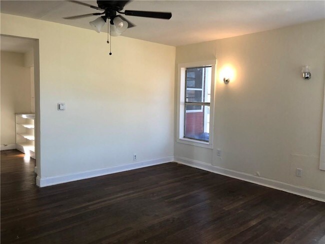 Building Photo - 839 Savage Ln