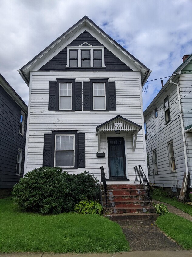 Primary Photo - 623 East St