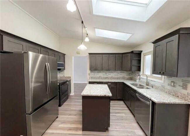 Foto del edificio - 32847 Redwood Blvd