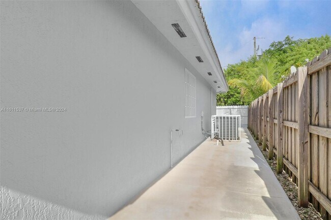 Foto del edificio - 21870 SW 112th Ave
