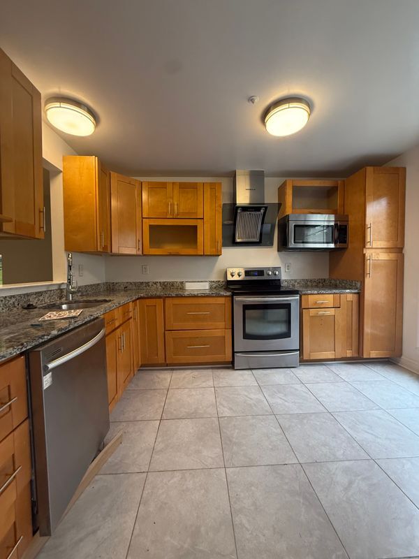 Foto del edificio - 5023 Colburn Terrace