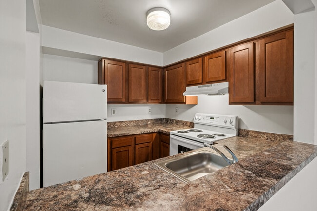 Foto del edificio - Pin Oak Village Senior Apartments, 55+