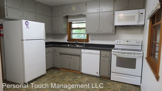 Building Photo - 3 br, 1 bath House - 1020 15 1/2 St N - .
