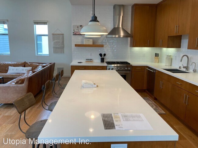 Foto del edificio - 4 br, 4 bath House - 521 S Broadway #B