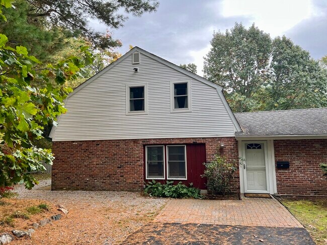 Foto del edificio - 46 Auburndale Ave