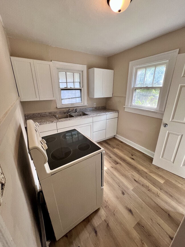 Building Photo - 3711 Boulevard Pl