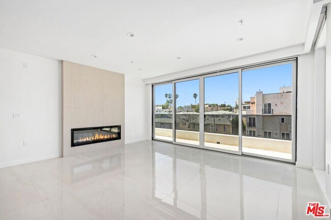 Foto del edificio - 1414 S Beverly Dr