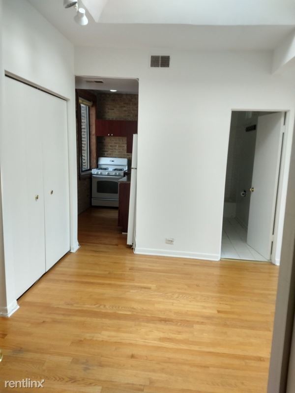 Foto del edificio - 1 br, 1 bath Apartment - 2522 N Southport Ave