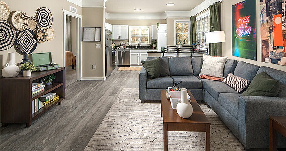 Sala de estar modelo 01, Cabañas de Boonee, Boone, NC 11 - Highpointe