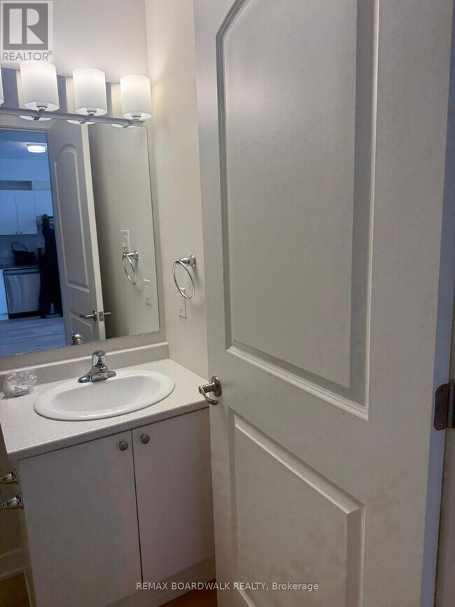 Photo du bâtiment - 3600 Brian Coburn Blvd.