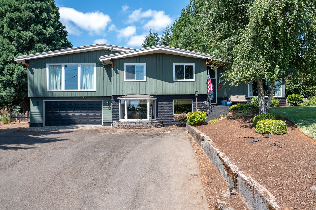 Primary Photo - 5415 Sunnyside Rd SE