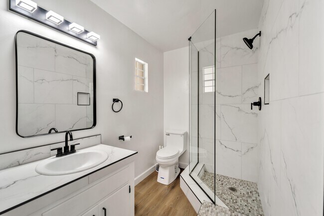 Foto del edificio - 1701 W Hazelwood St