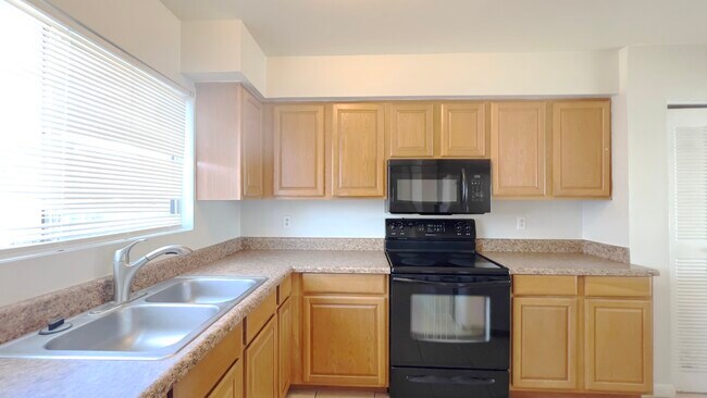 Photo - 12344 Fox Hound Ct Townhome