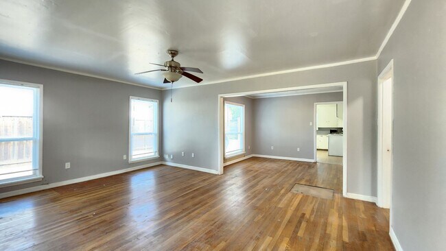 Building Photo - 3/1.5/2 DETACHED GARAGE - GREAT HOME IN TECH TERRACE