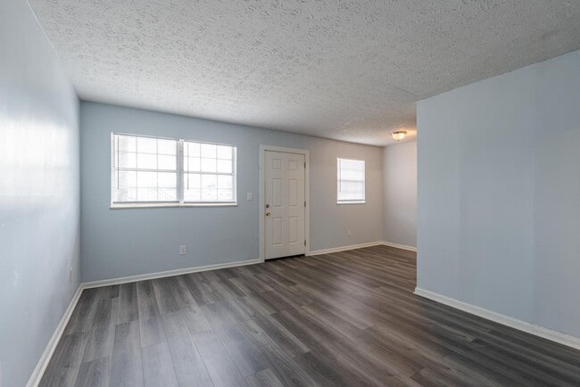 Foto del edificio - 209 N Woodland Dr