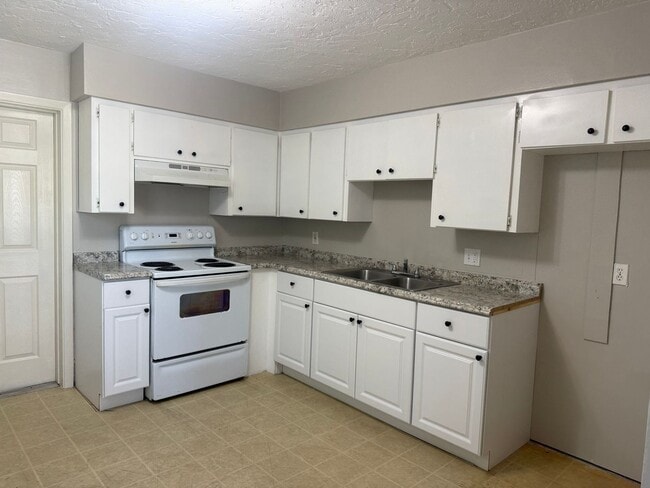 Building Photo - 5005 19th St W