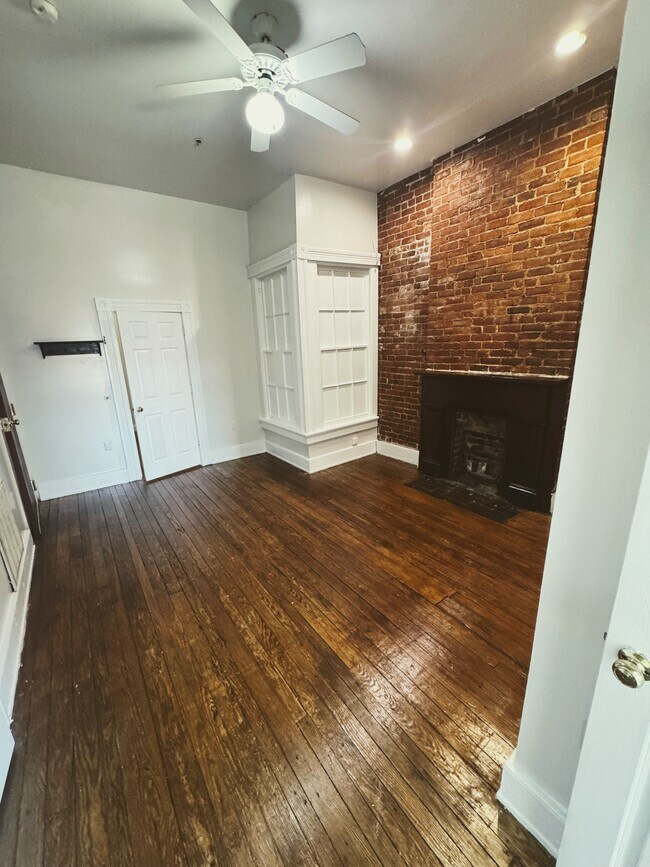 Sala de estar - 212 W Broad St