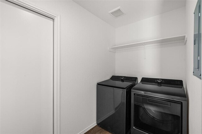 Building Photo - 15004 Welsh Cob Rd