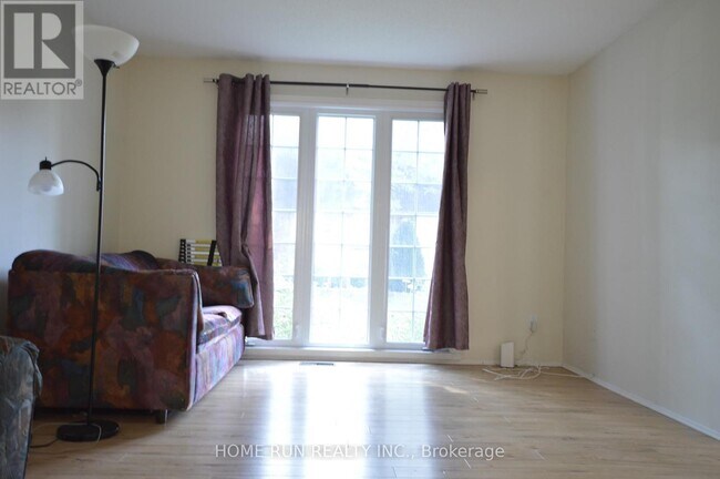 Building Photo - 617 Trelawny Private