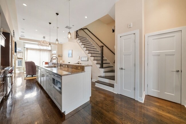 Building Photo - 410 Columbus Ave