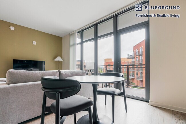 Foto del edificio - 1128 N Irving St